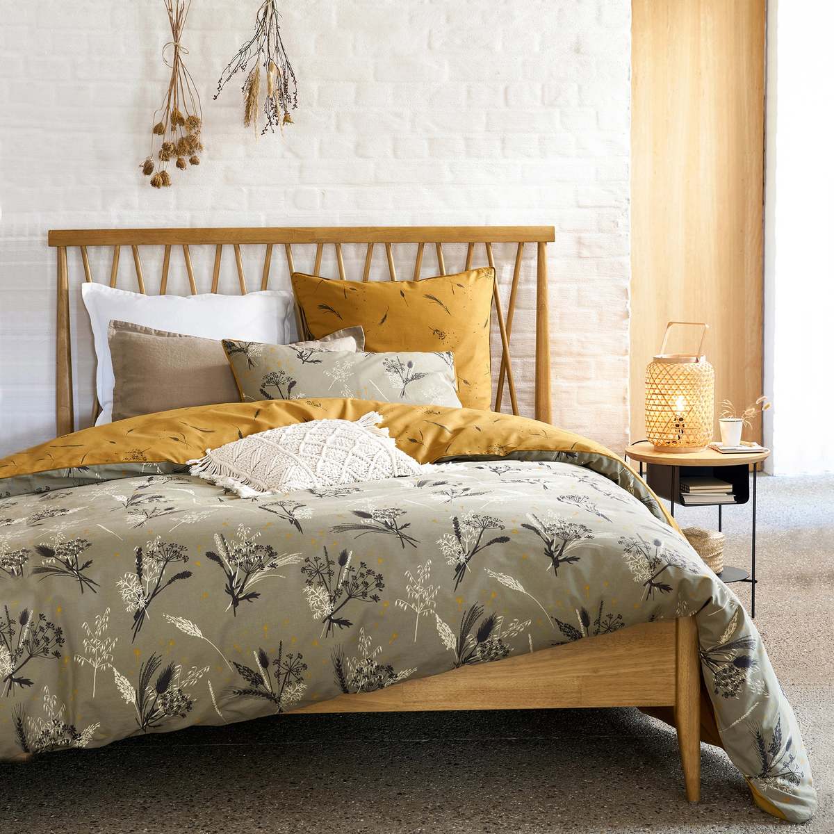 BANGOR Wood and Metal Bedside/End Table – image 5