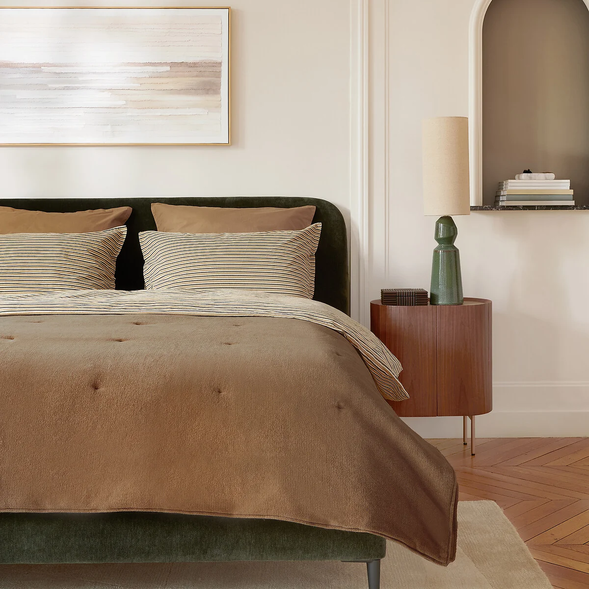 Aslen Bedside Table in Solid Walnut, Walnut Veneer and Leather – image 2