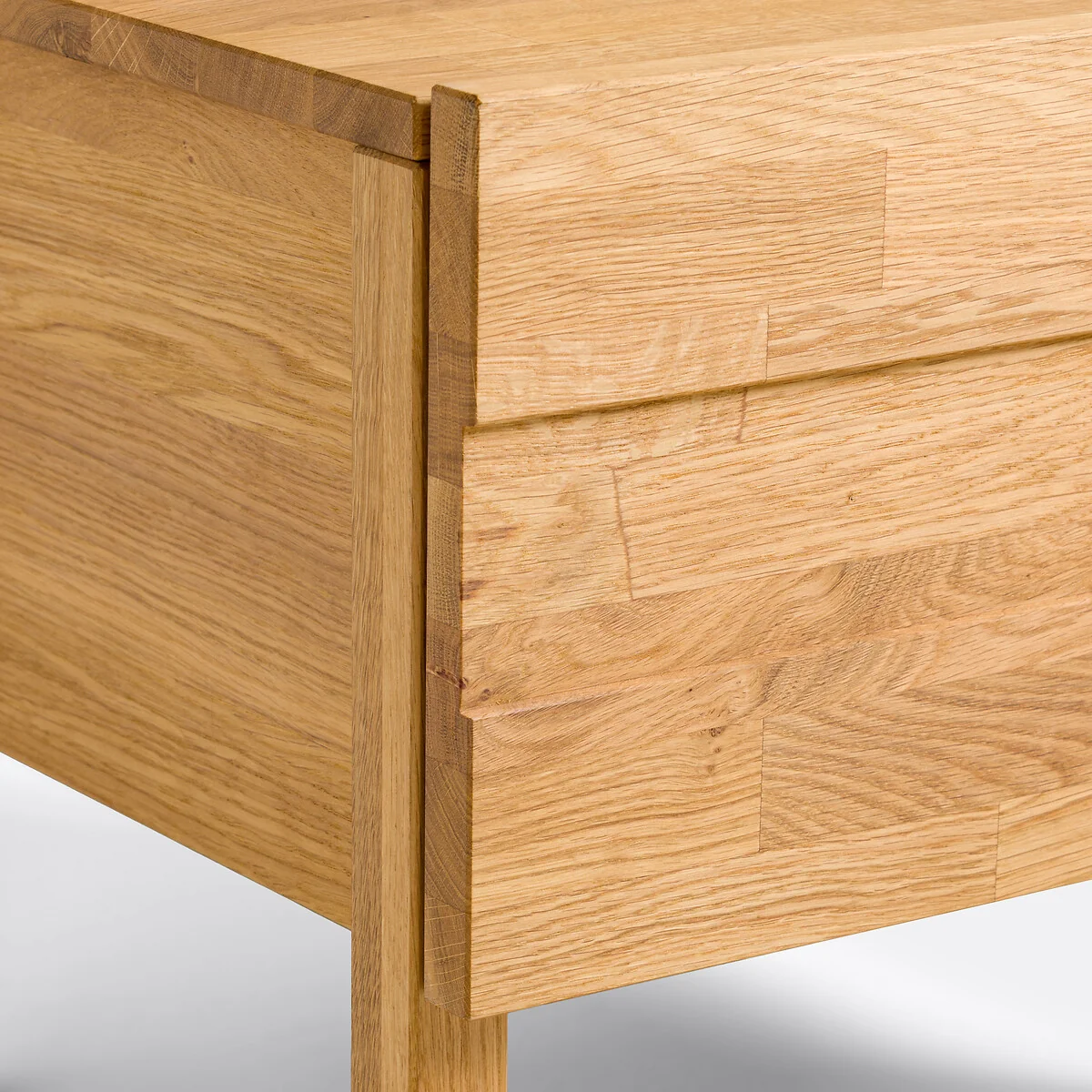 Ariles Finger-Jointed Oak Bedside Table – image 4