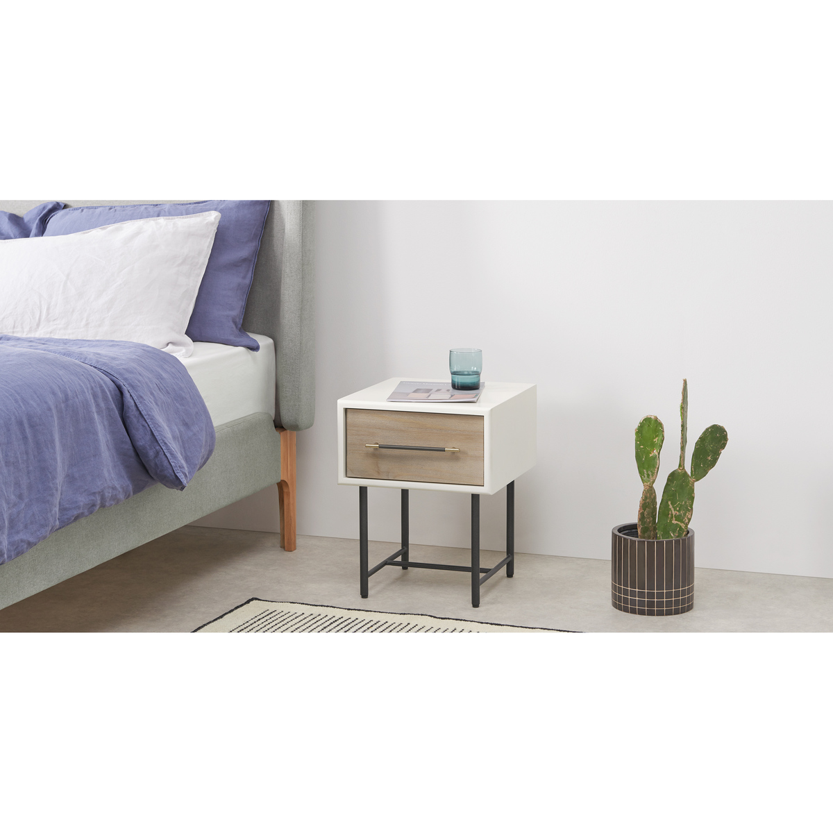 Ocanda Bedside Table, White & Pine – image 3