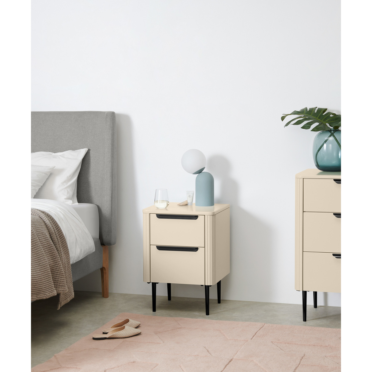 Ebro Bedside Table, Ivory White & Black – image 2