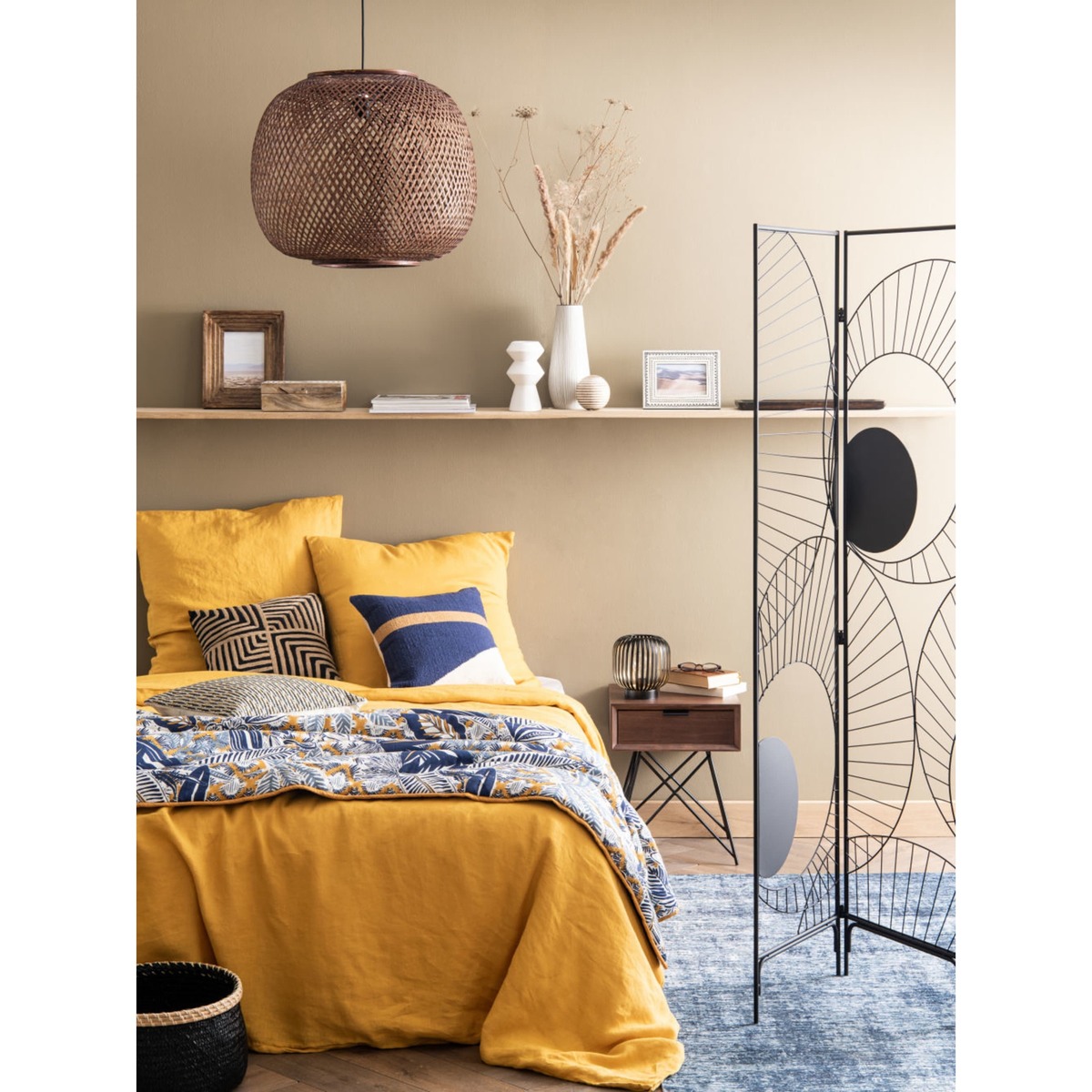 Vintage bedside table with drawer Berkley – image 3