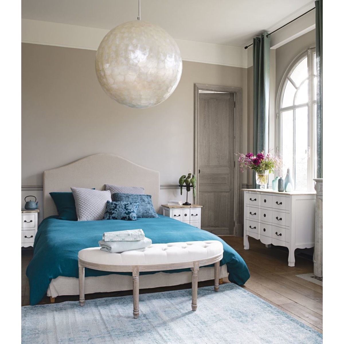 White Mango 2-Drawers Bedside Table Versailles – image 3