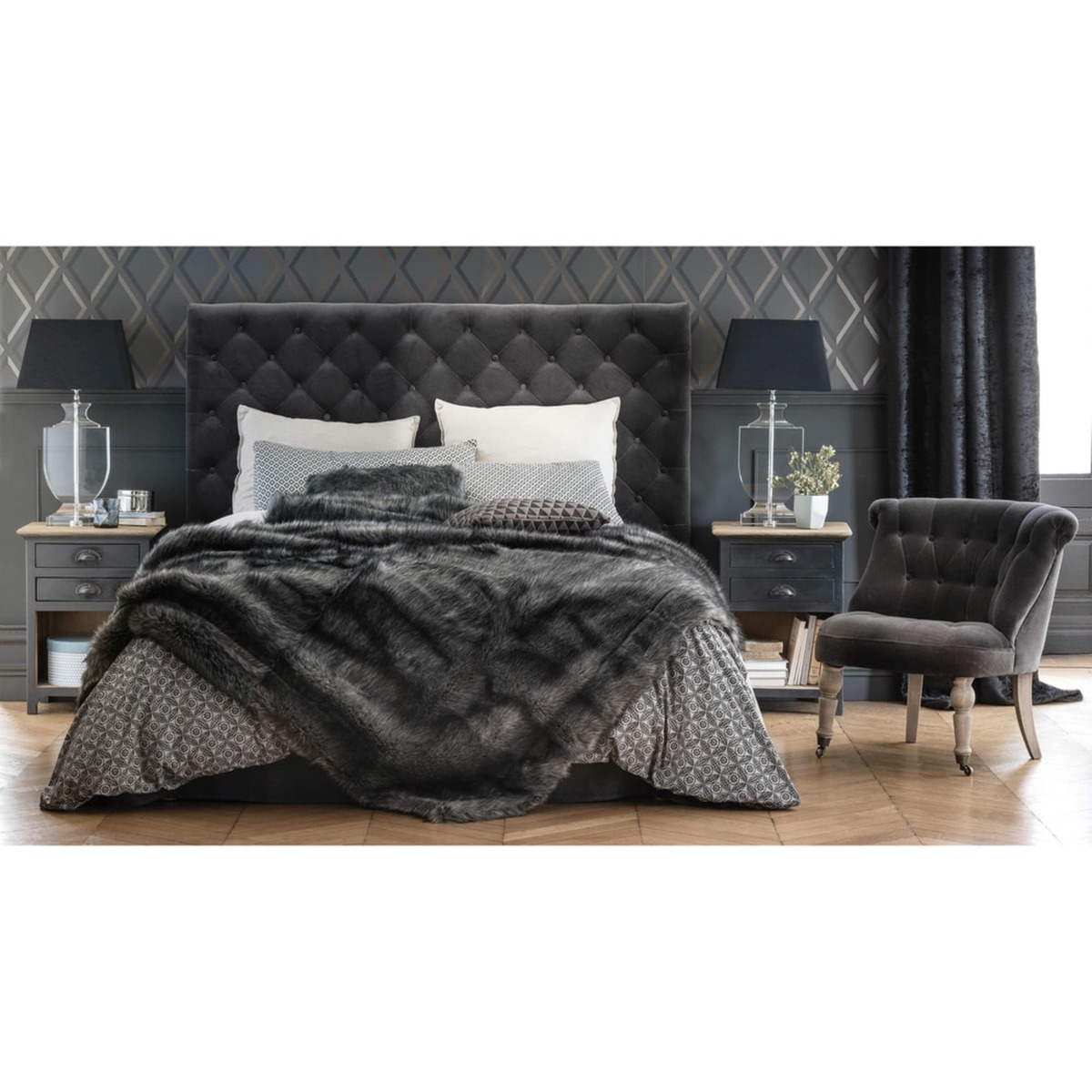 Grey Mango Wood Bedside Table with 2-Drawers Chinon – image 7