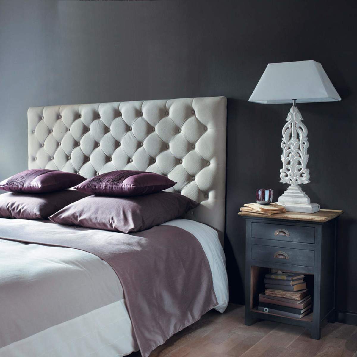 Grey Mango Wood Bedside Table with 2-Drawers Chinon – image 9