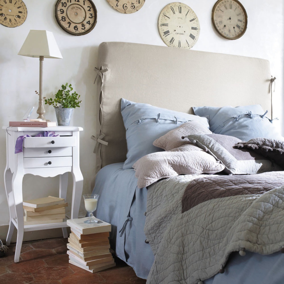 Wooden bedside table with drawers in white W 37cm Séraphine – image 6