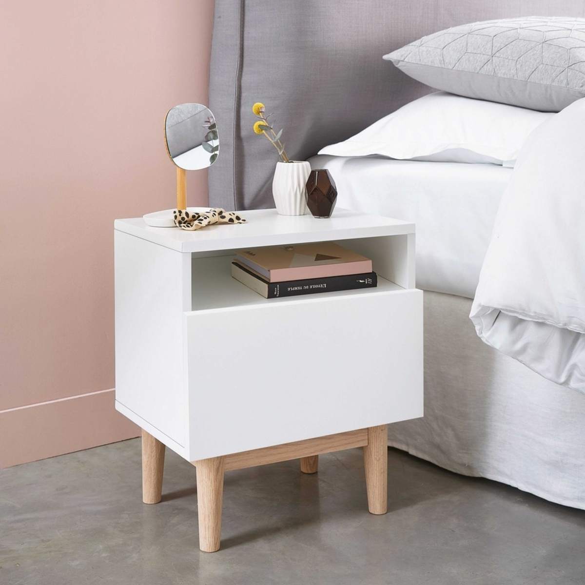 Vintage Bedside Table in White Artic – image 4