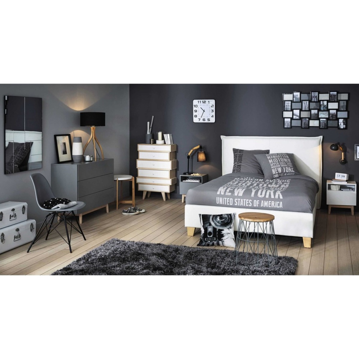 Vintage Bedside Table in White Artic – image 5