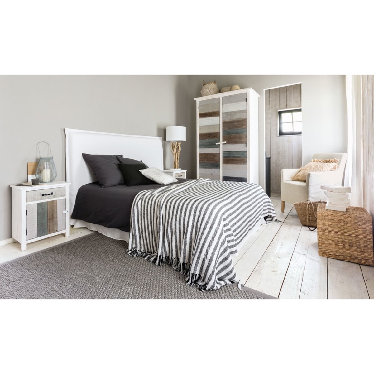 Bleached pine 1-door 1-drawer bedside table Noirmoutier – image 6