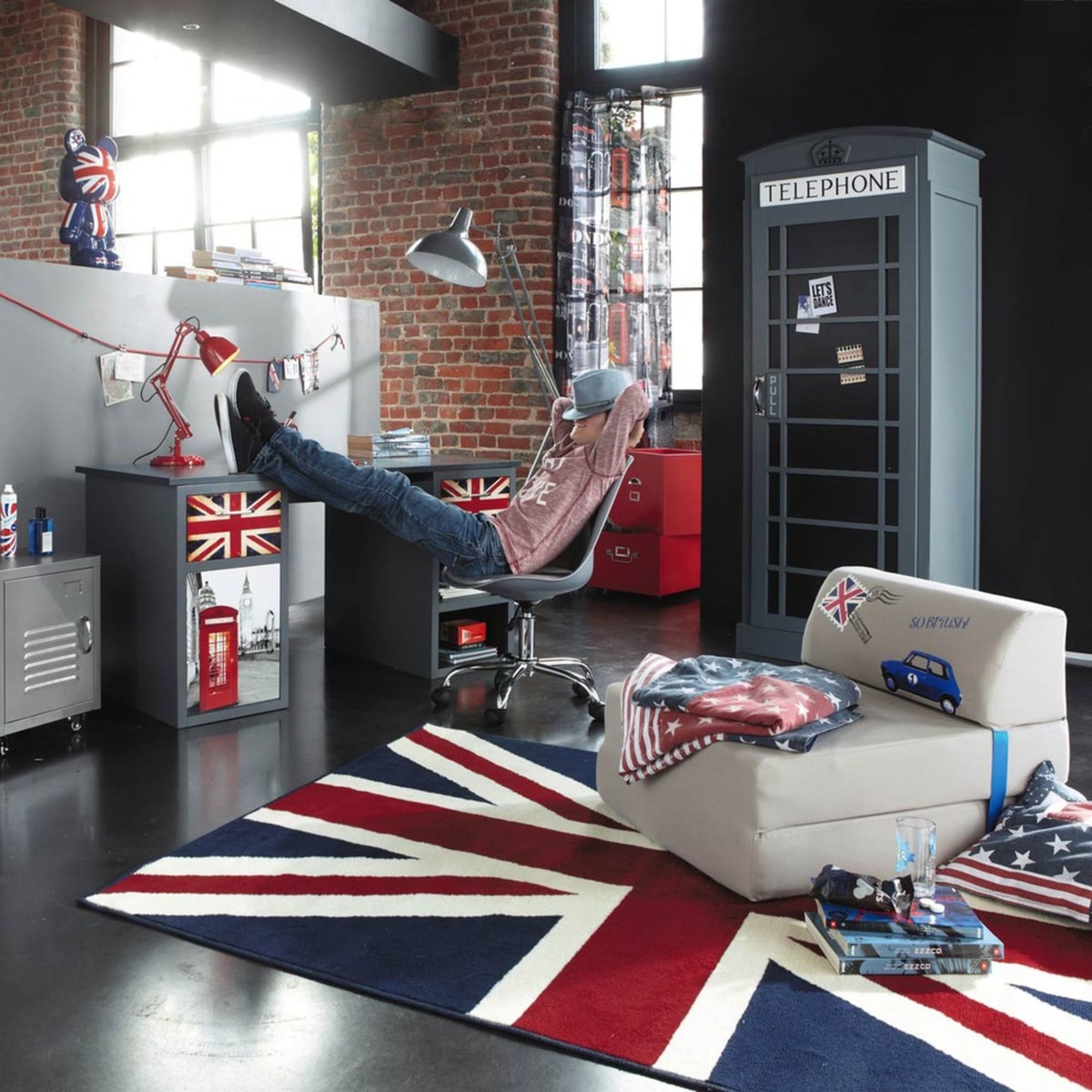 Grey Metal Bedside Table on Castors Loft – image 10