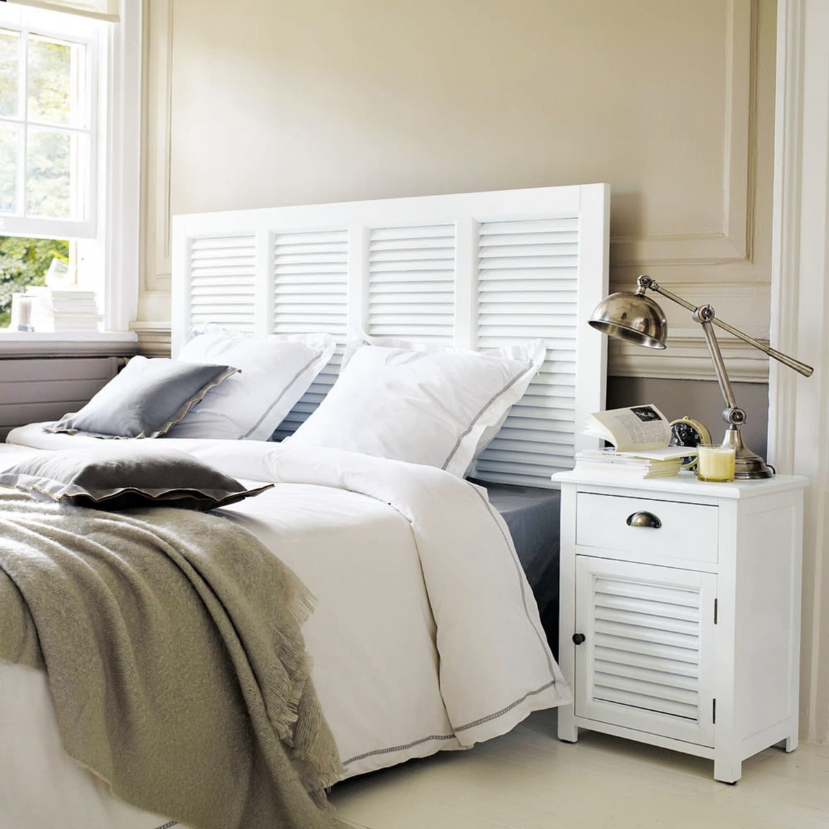 Wooden bedside table with drawer in white W 45cm Barbade – image 6