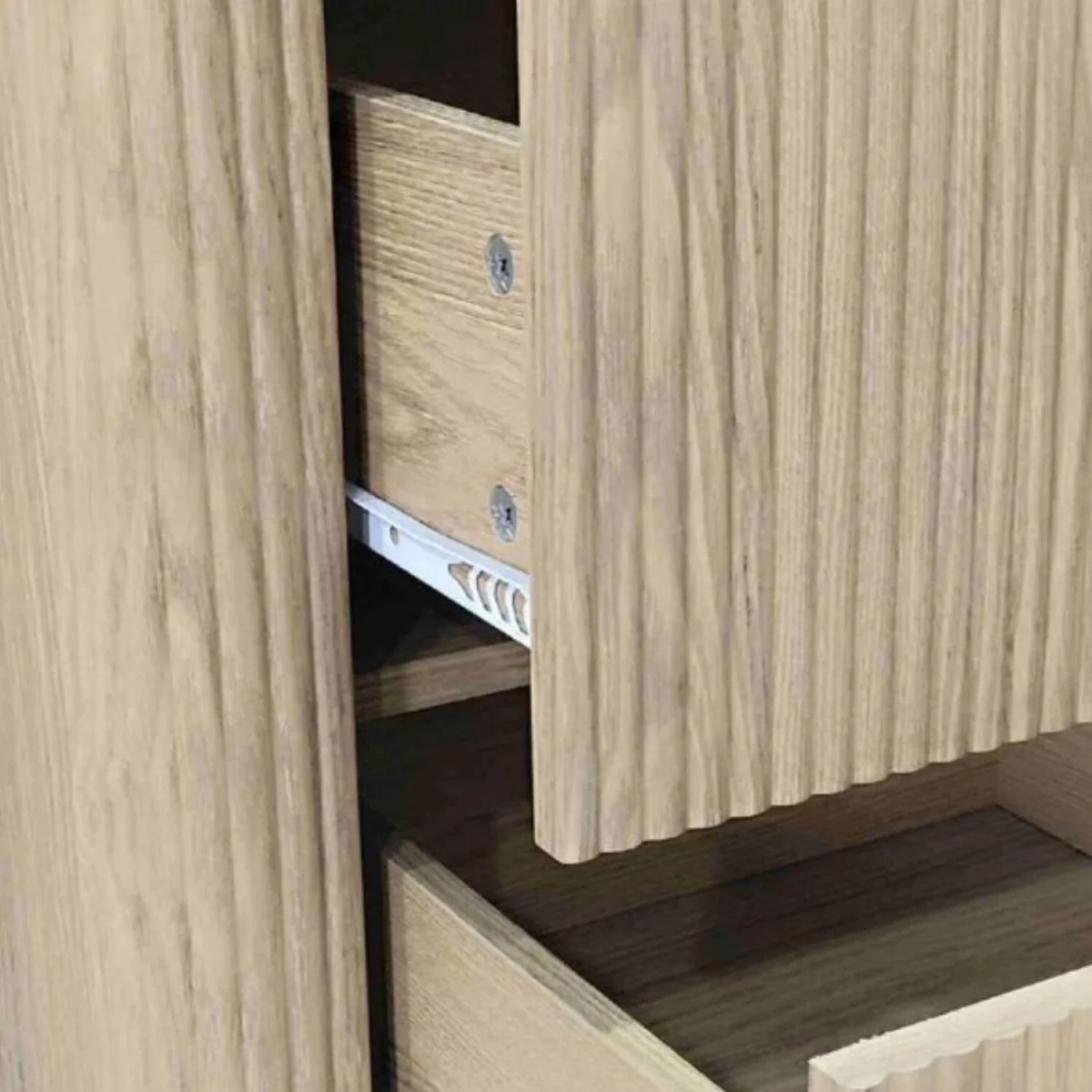 Winthorpe 2 Drawer Bedside Oak - Oak effect – image 3
