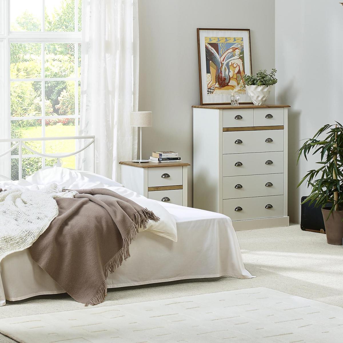 Sandringham Bedside Table – image 5