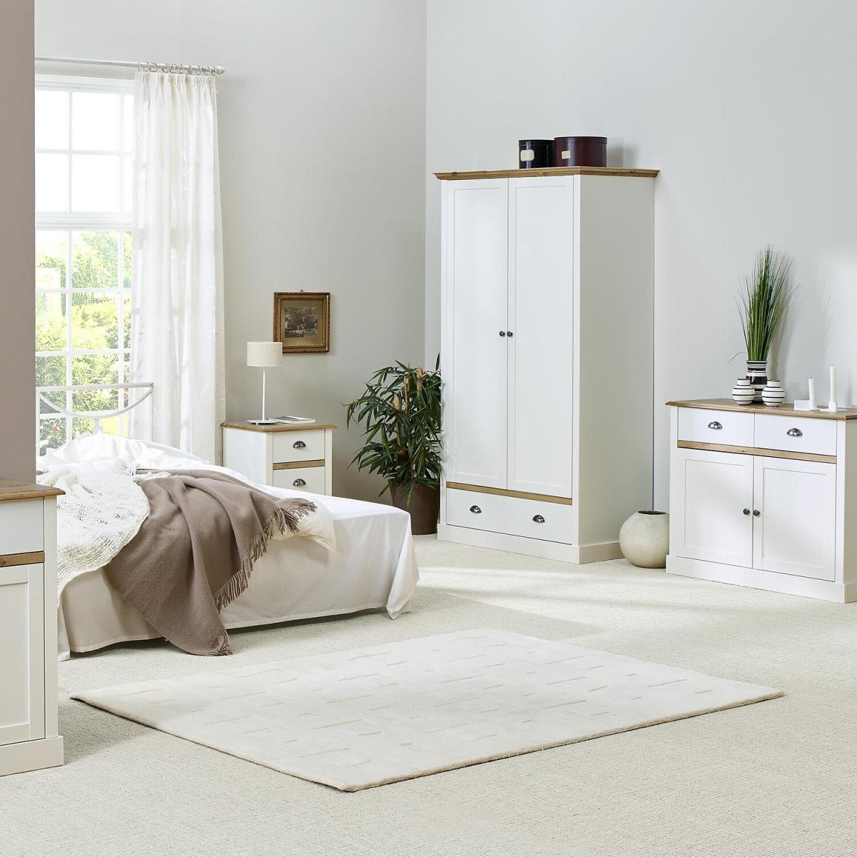 Sandringham Bedside Table – image 6