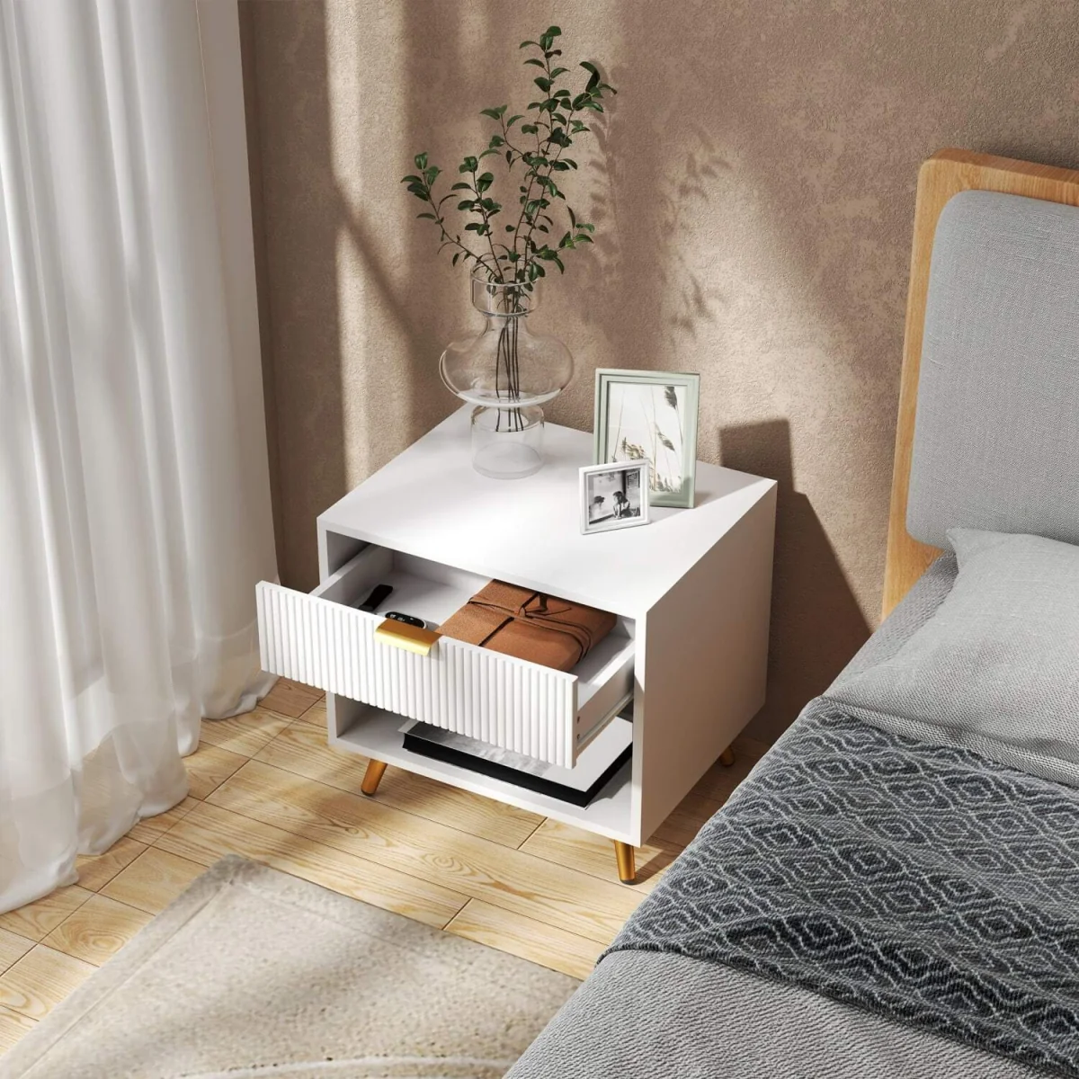 Sedora Vela White and Gold-Tone Bedside Table with Ribbed Drawer – image 2
