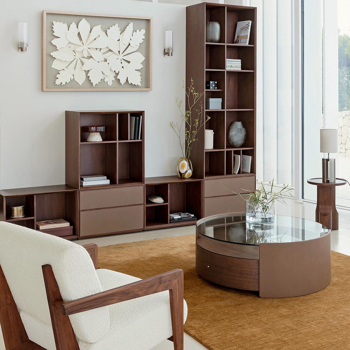 Firmo Round Walnut and Leather Coffee Table – image 9