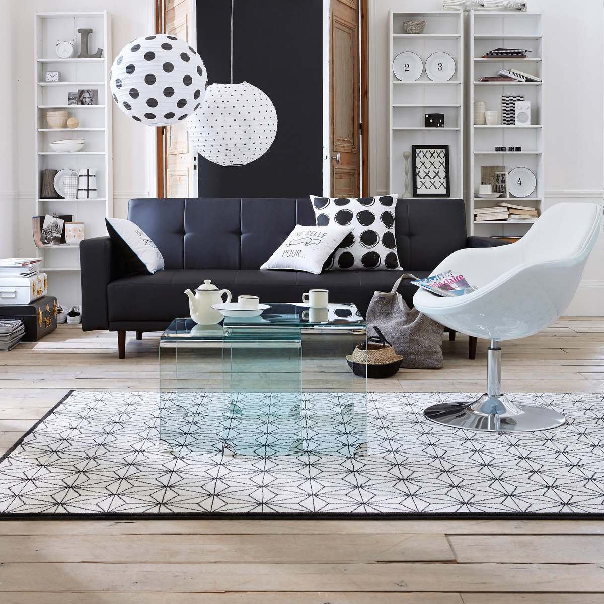 Joan Set of 2 Glass Nesting Coffee Tables – image 3