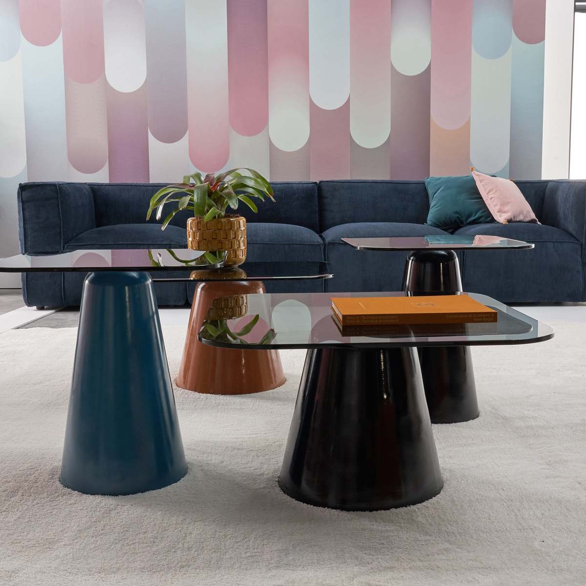 Balane Low Glass Coffee Table – image 7