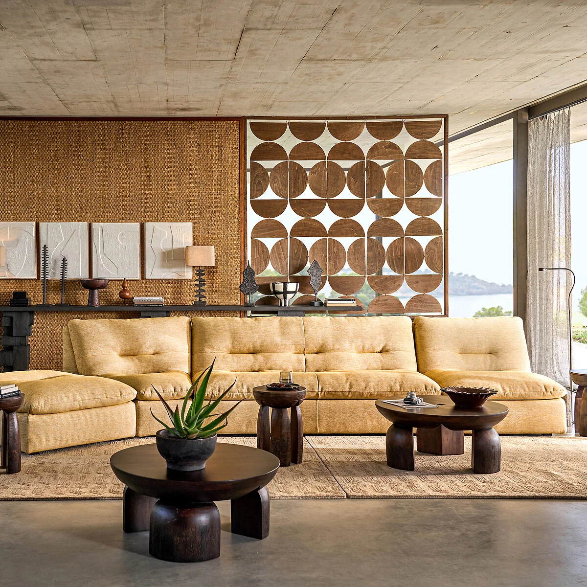 Lotus Tripod Coffee Table in Mango Wood – image 2