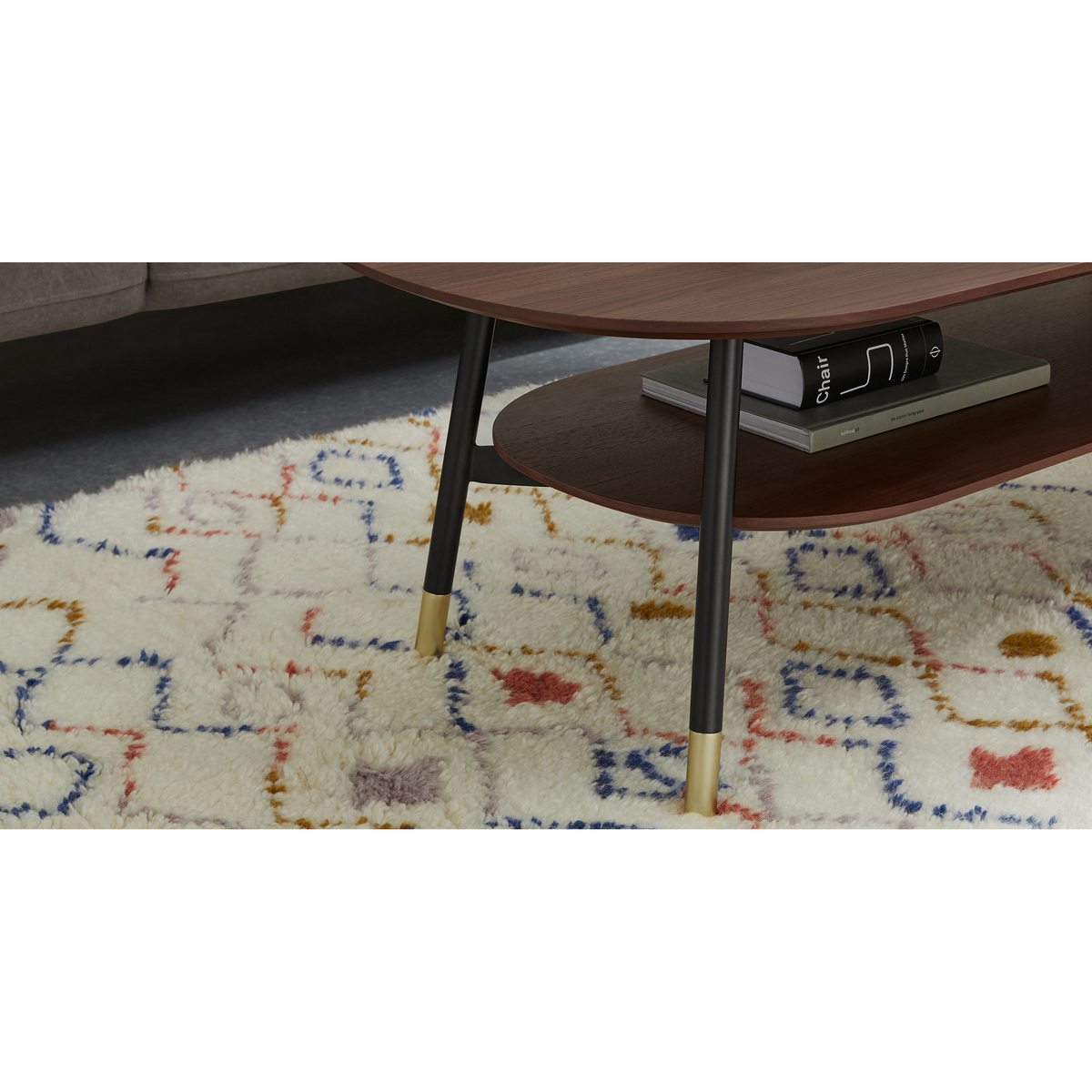Amalyn Coffee Table, Walnut – image 4