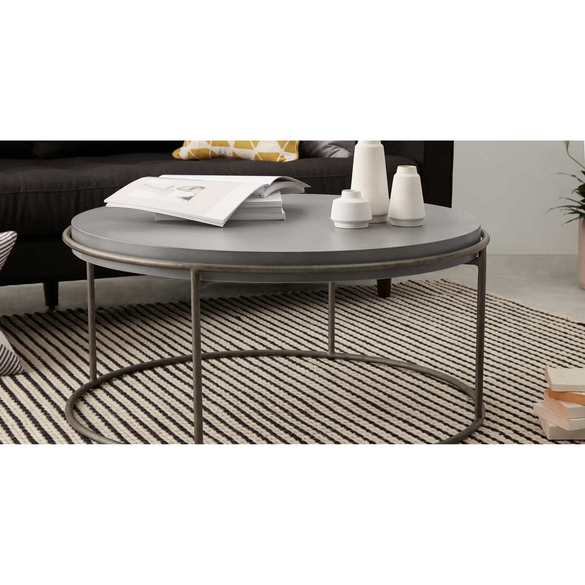 Zurn Round Coffee Table, Concrete – image 5