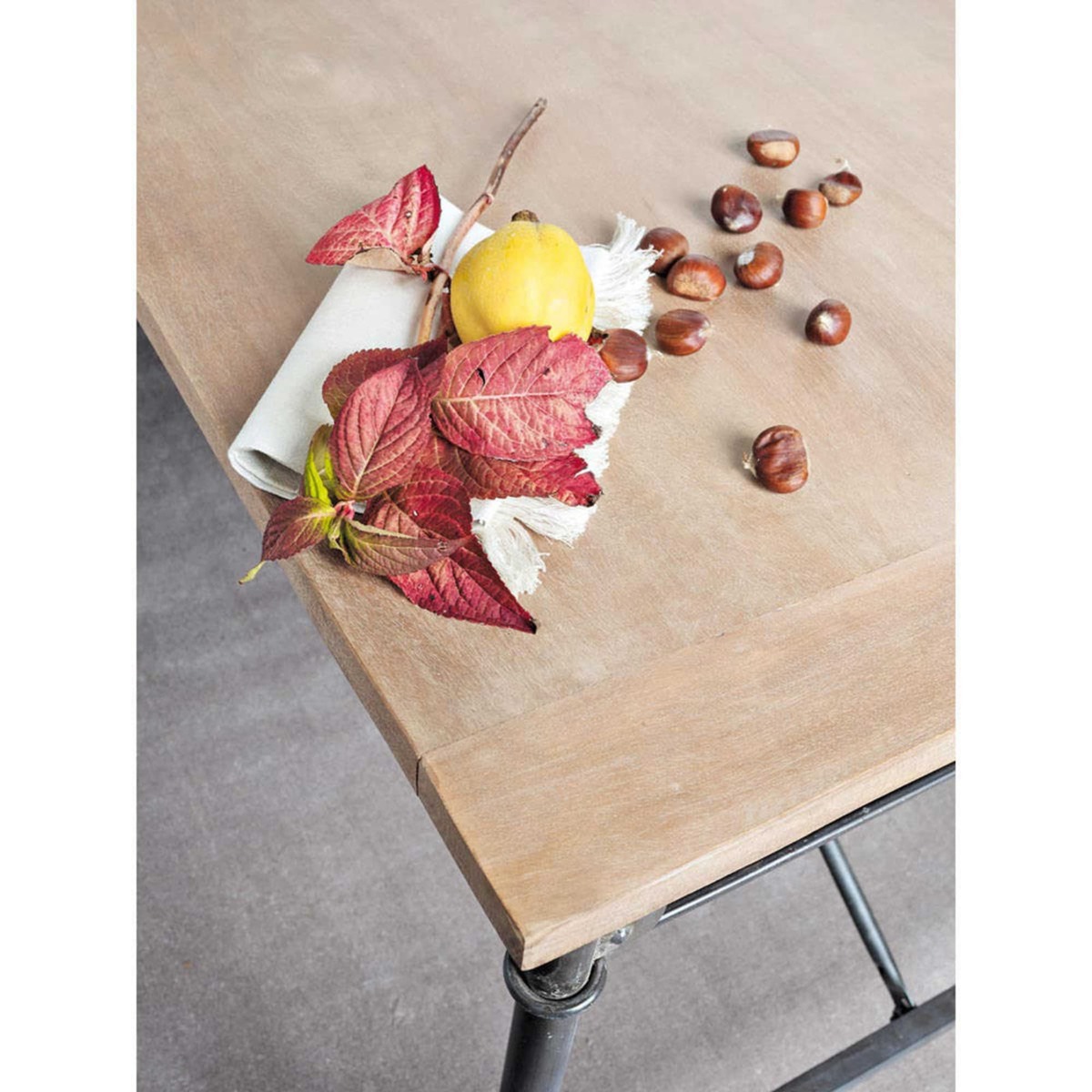 Wood and metal coffee table on castors W 135cm Archibald – image 6