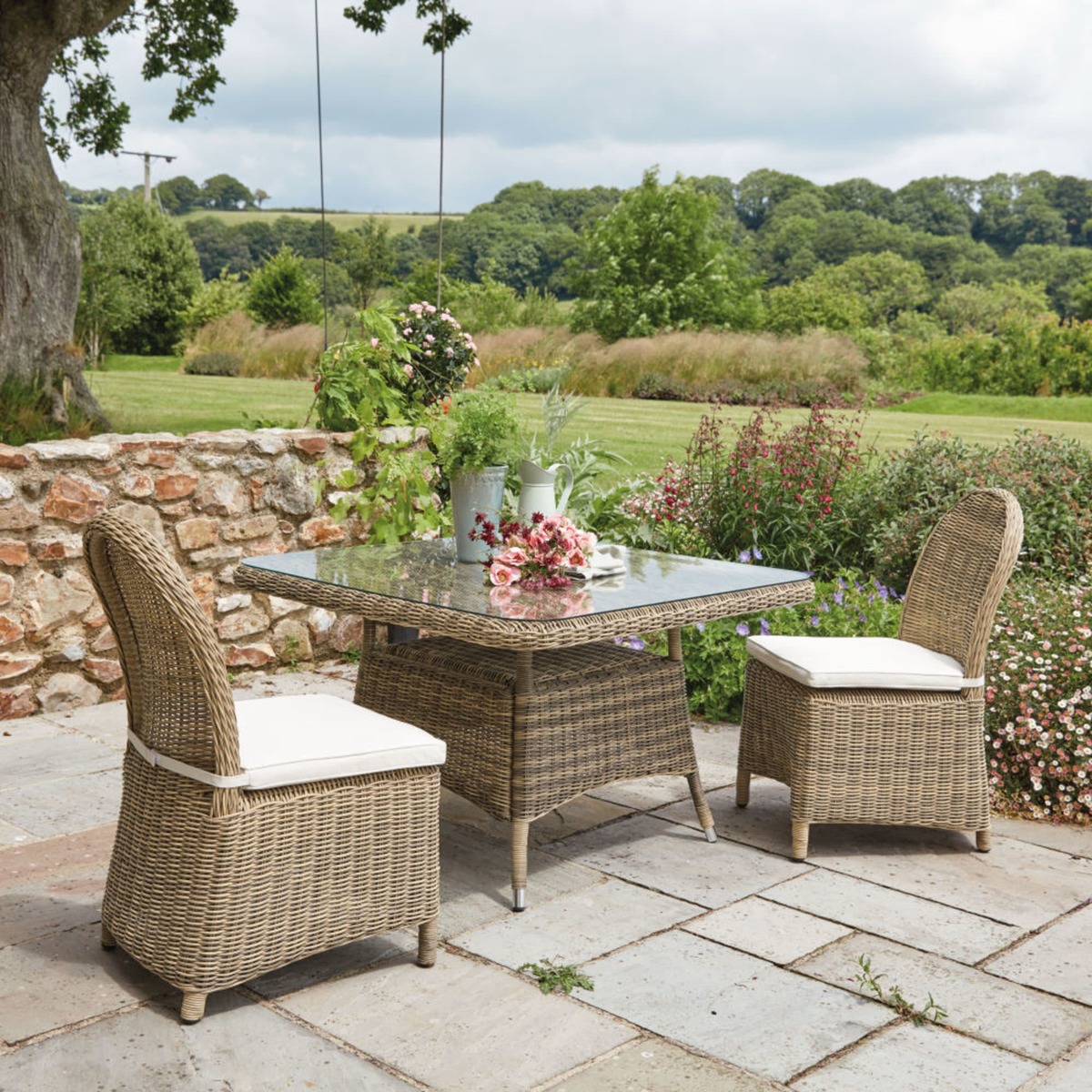 4-seater square garden coffee table in tempered glass and resin wicker St Raphaël – image 5