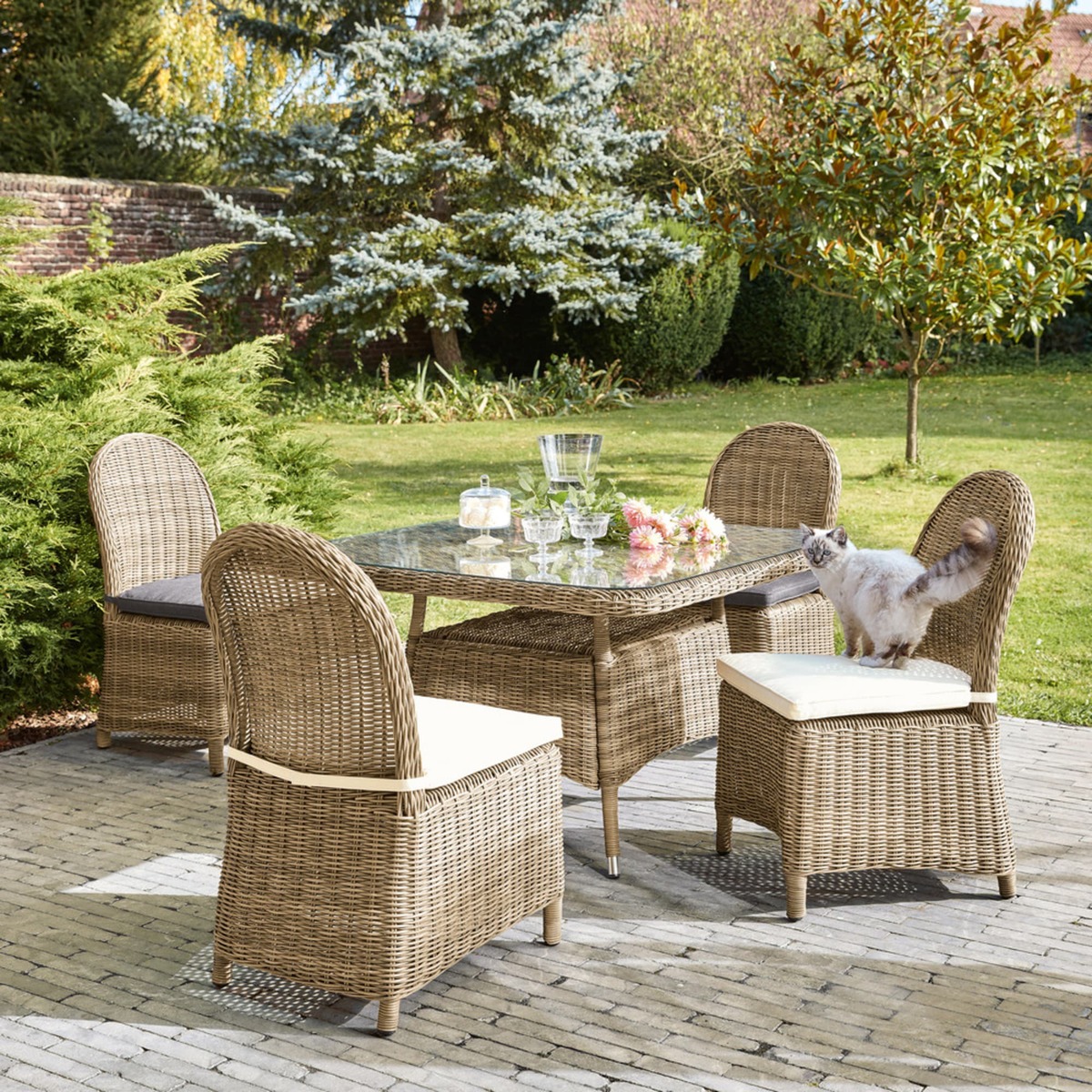 4-seater square garden coffee table in tempered glass and resin wicker St Raphaël – image 7