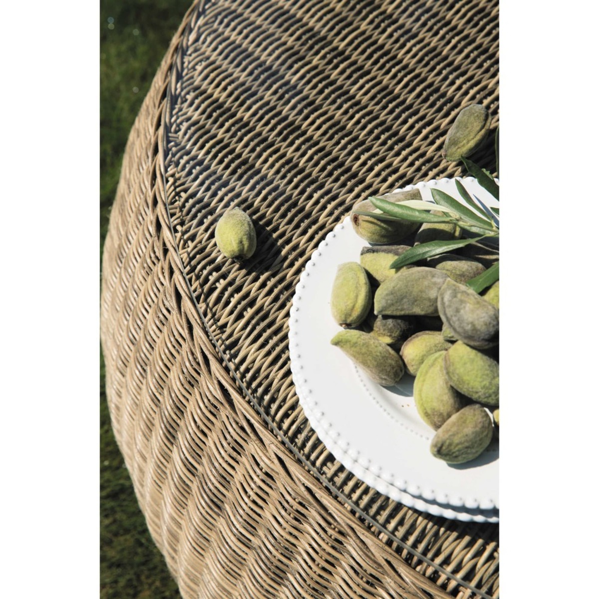 Tempered glass and wicker garden coffee table W 92cm St Raphaël – image 8
