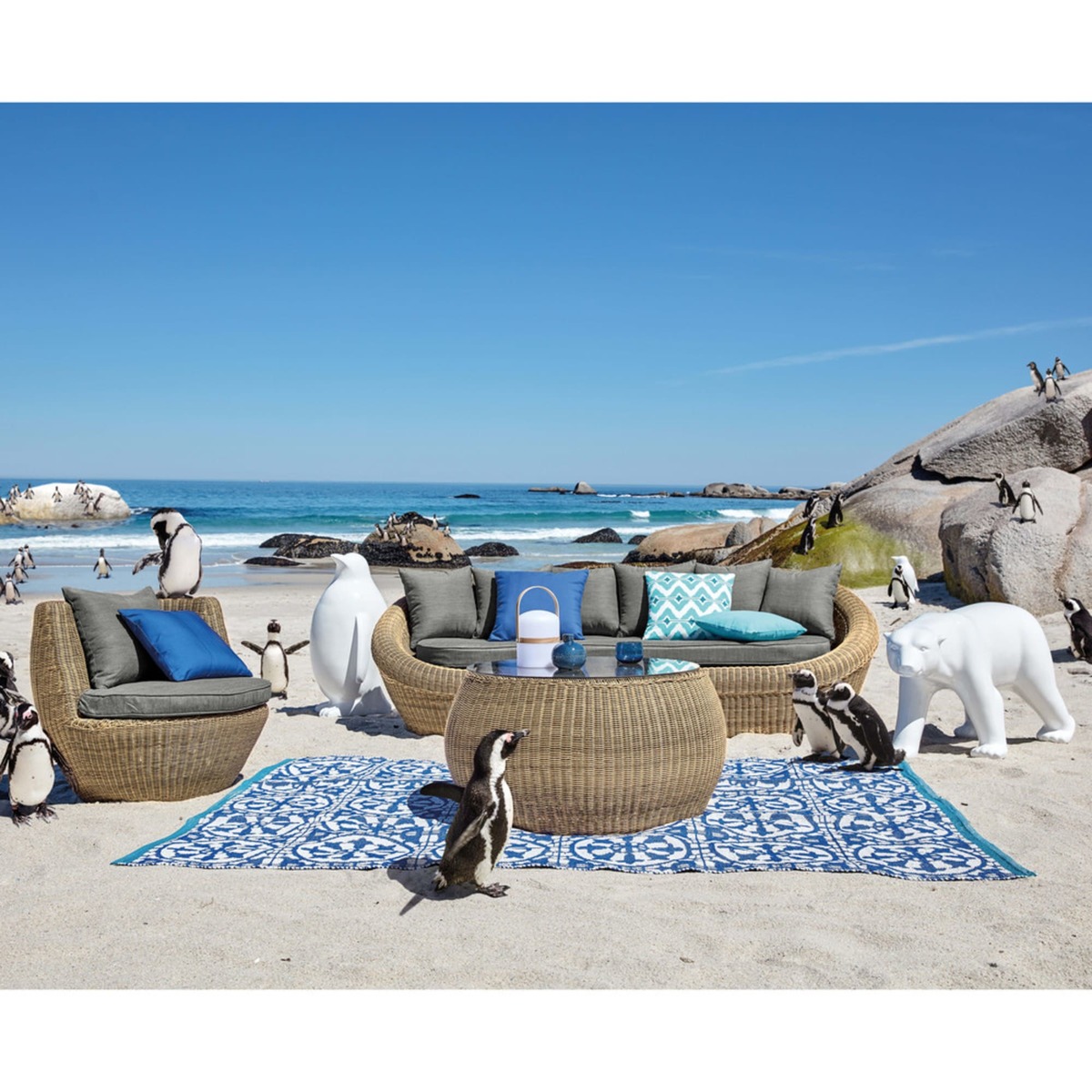 Tempered glass and wicker garden coffee table W 92cm St Raphaël – image 9