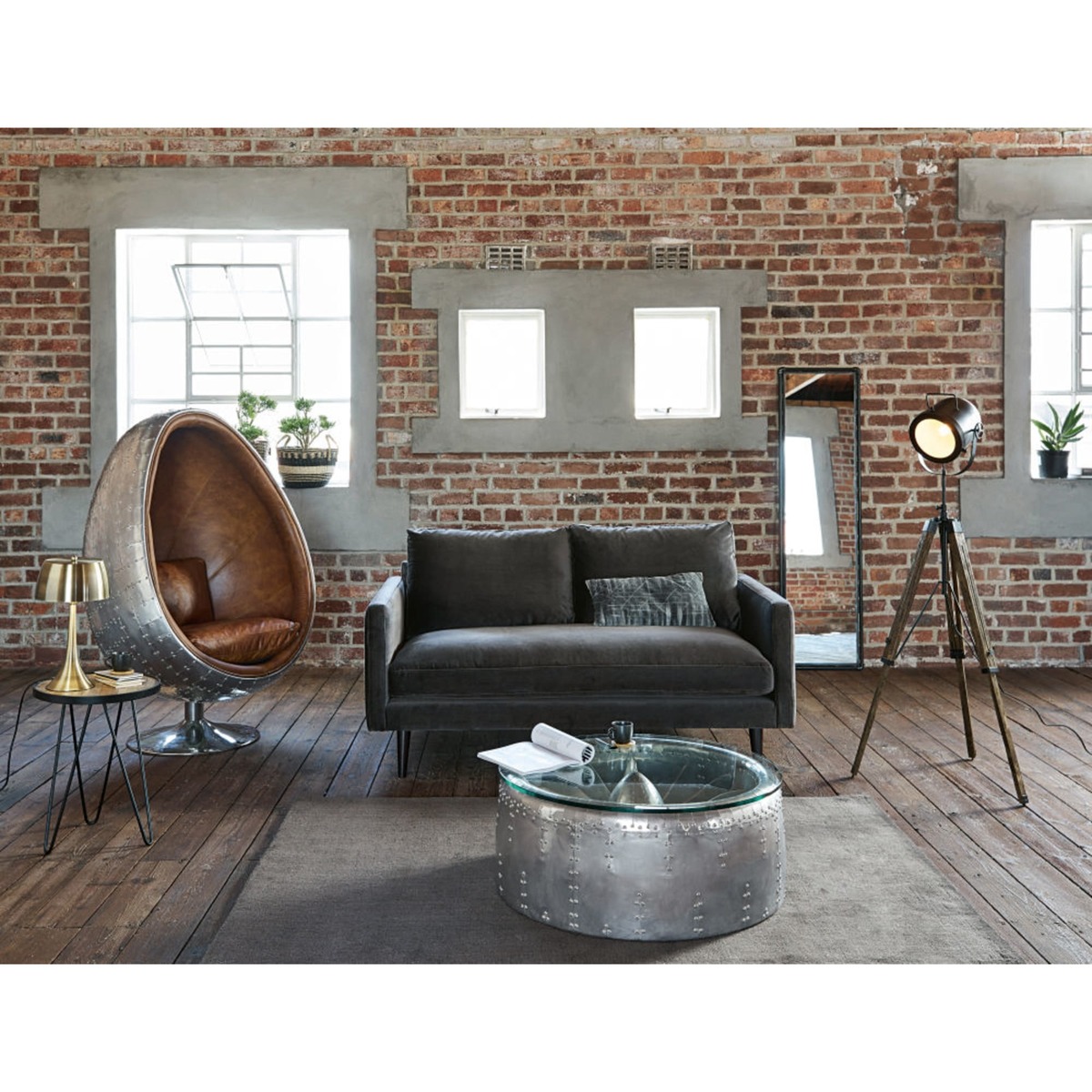 Aluminium and Glass Round Industrial Coffee Table Tyler – image 4