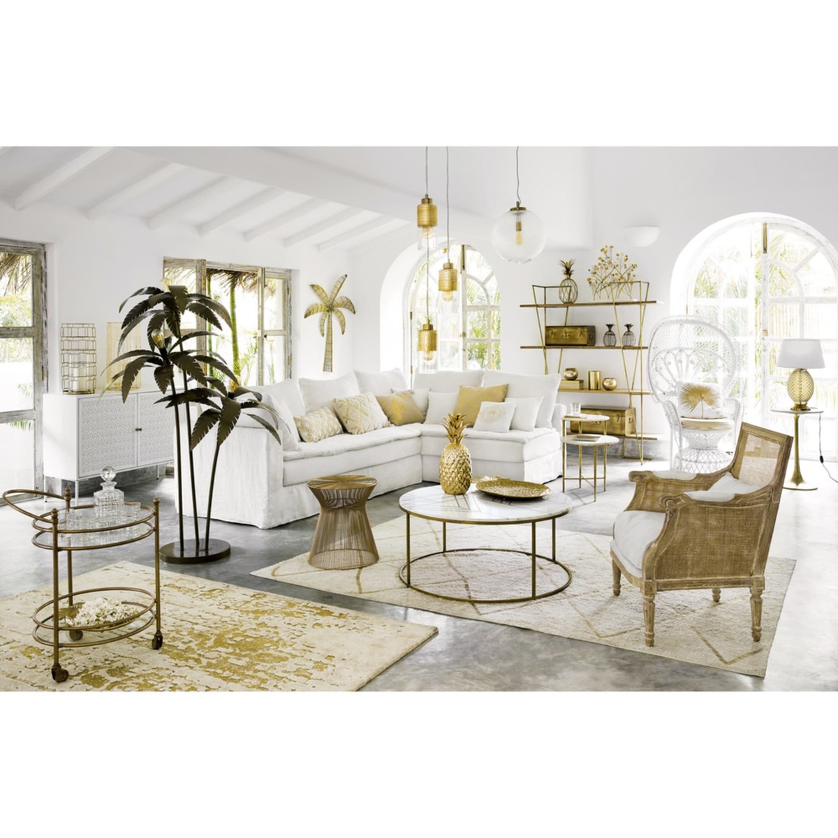 Gold Iron and White Marble Round Coffee Table Izmir – image 6