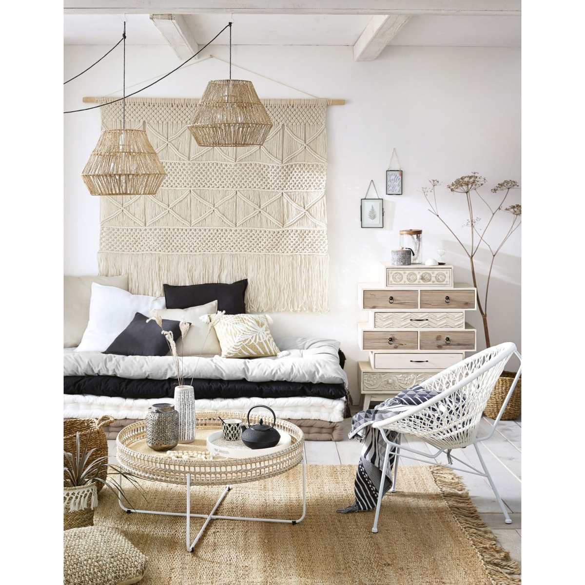 Round Woven Rattan and Metal Coffee Table Panglao – image 5