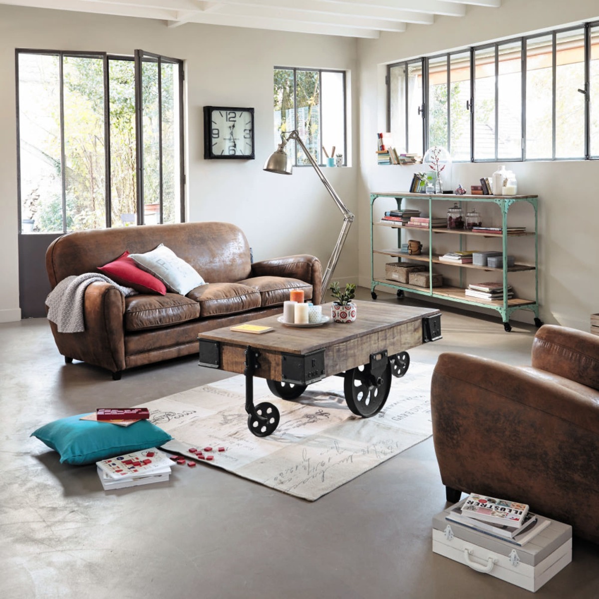 Solid mango wood and metal industrial coffee table on castors W 130cm Colorado – image 2