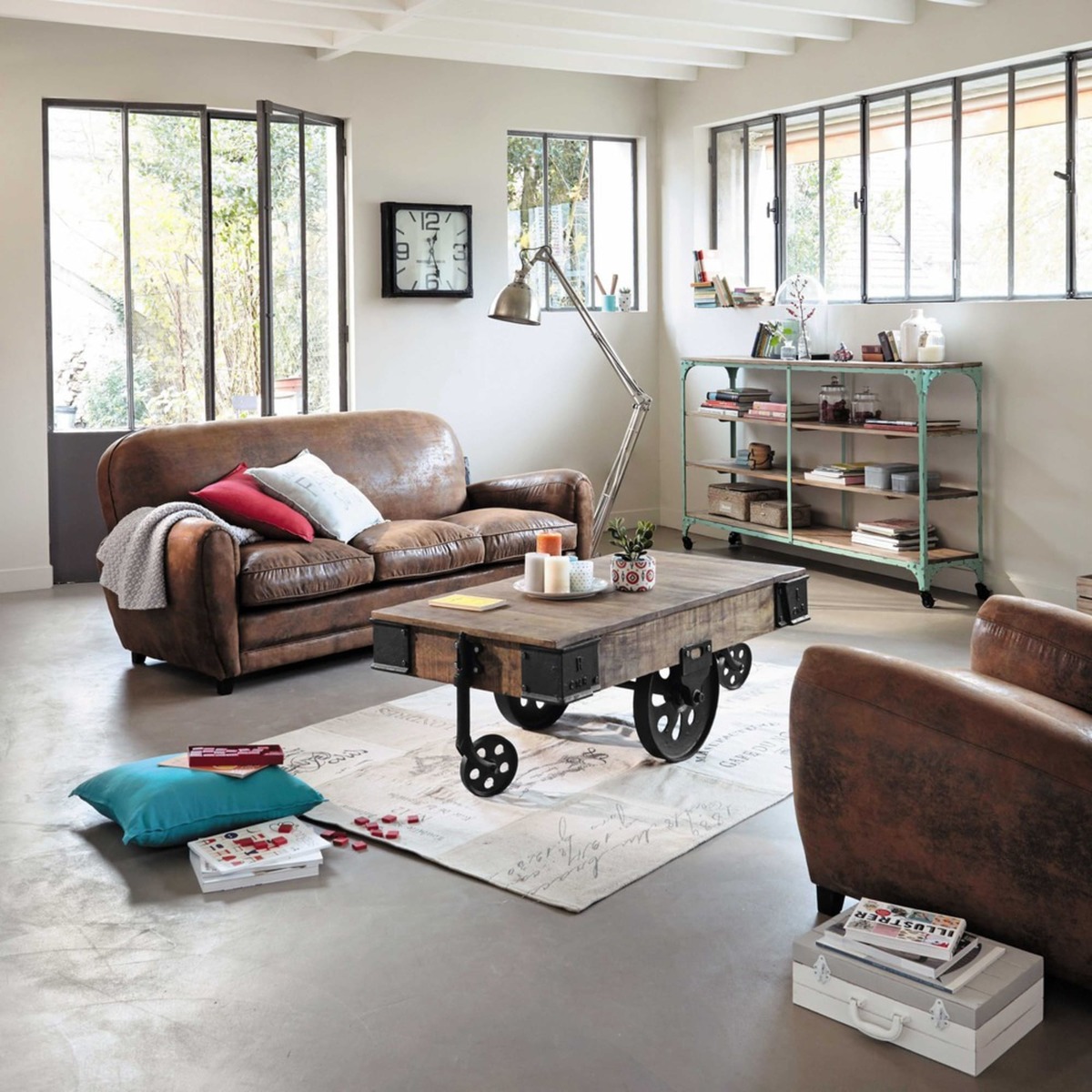 Solid mango wood and metal industrial coffee table on castors W 130cm Colorado – image 8