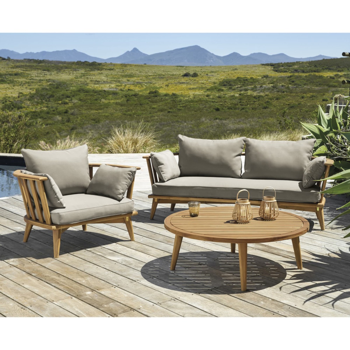 Round garden coffee table in solid acacia Noumea – image 8
