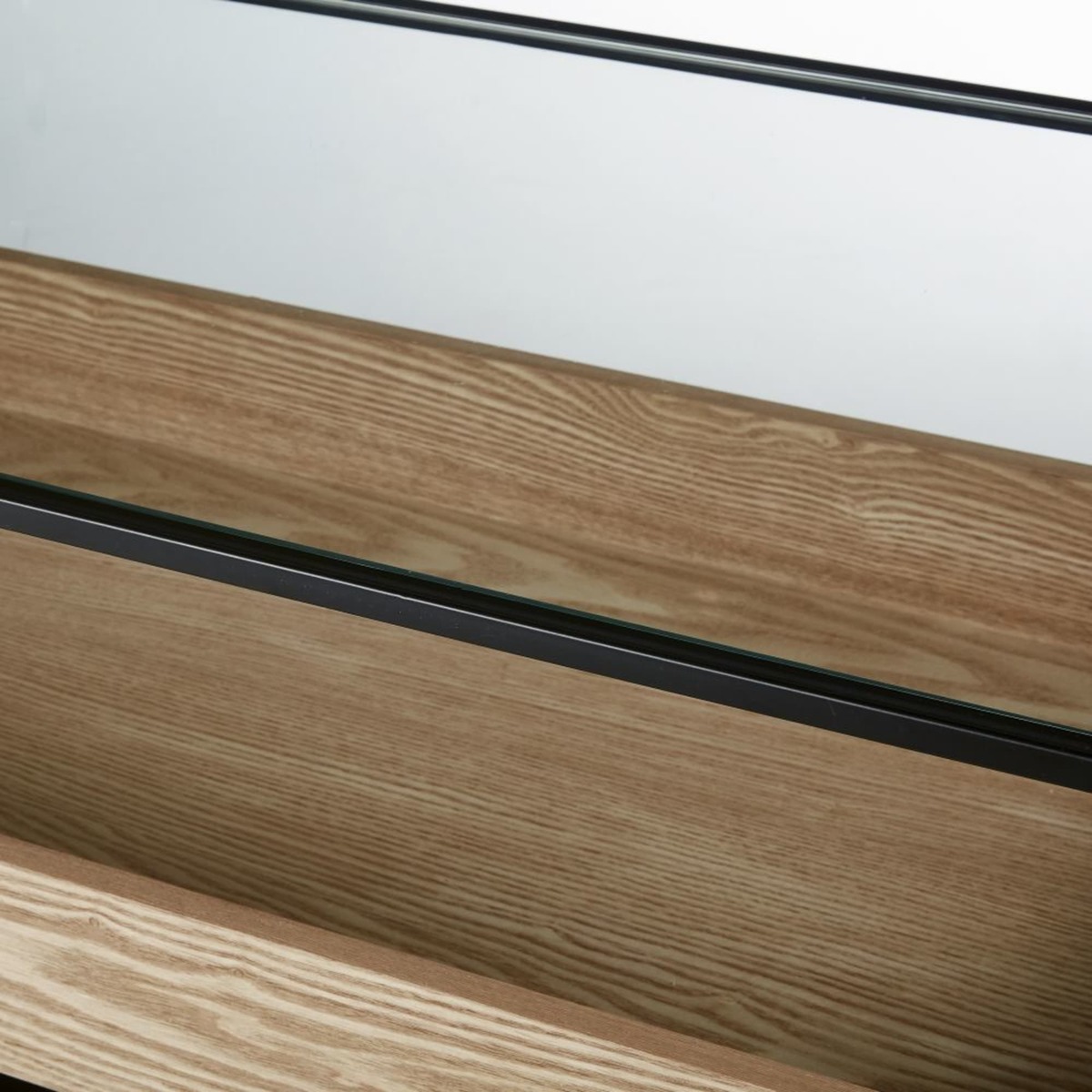 Black Metal and Tempered Glass Coffee Table Raven – image 4