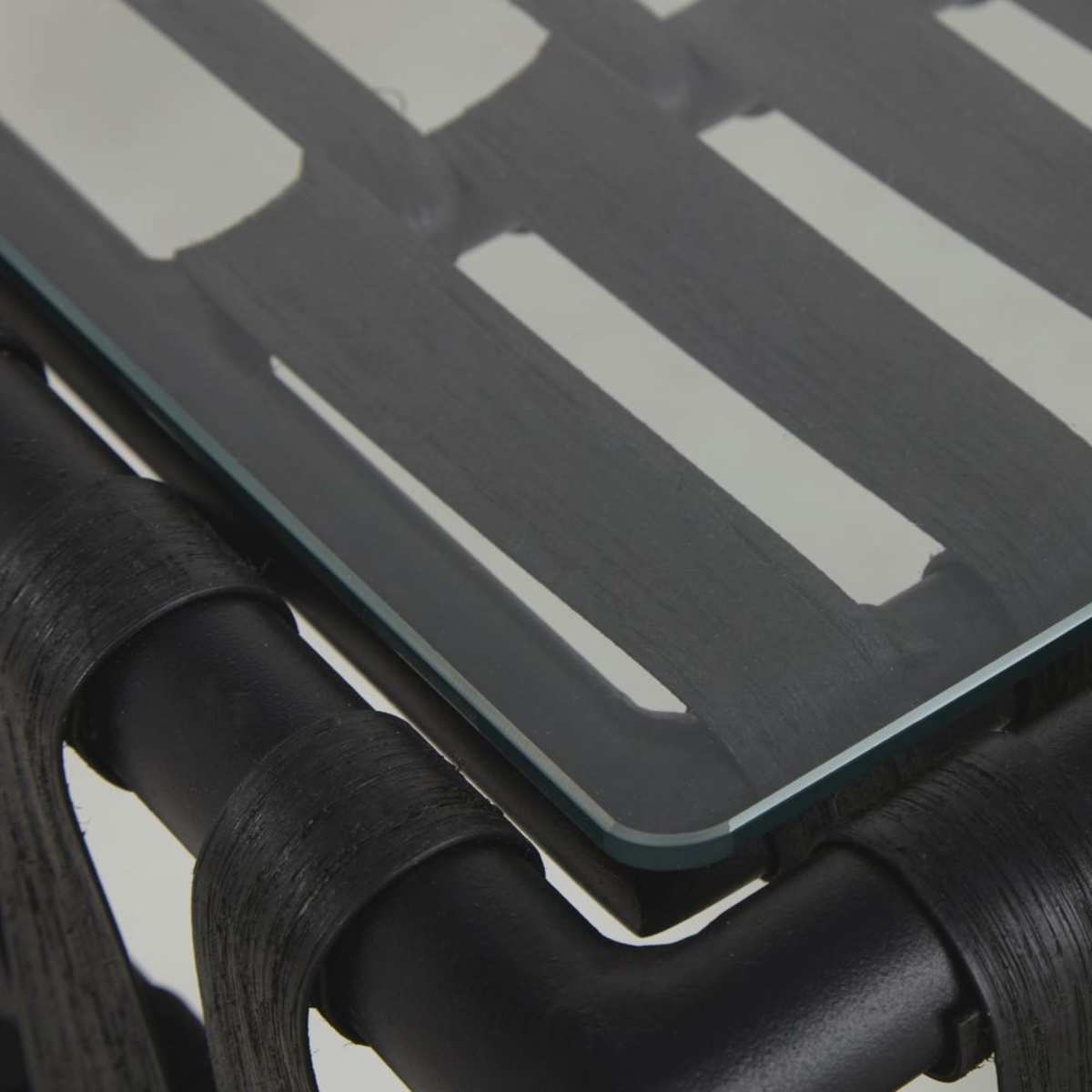Black Woven Resin and Glass Garden Coffee Table Massai – image 3