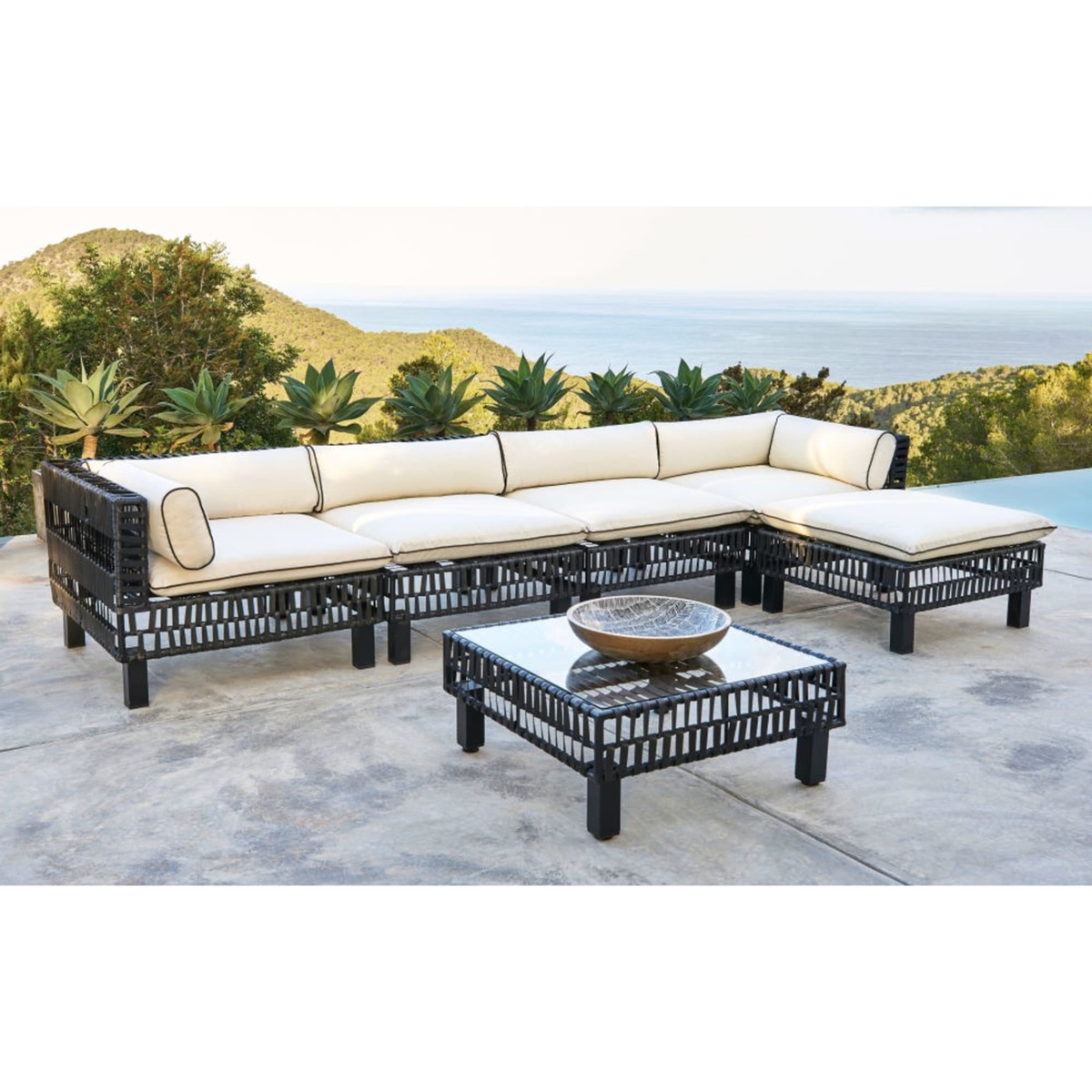 Black Woven Resin and Glass Garden Coffee Table Massai – image 6