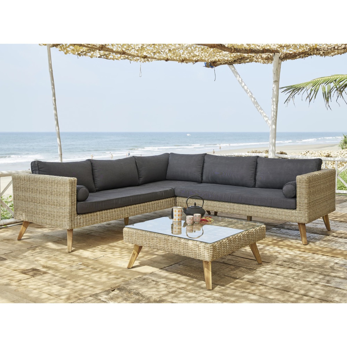 Wicker and tempered glass garden coffee table W 80cm Feroe – image 6