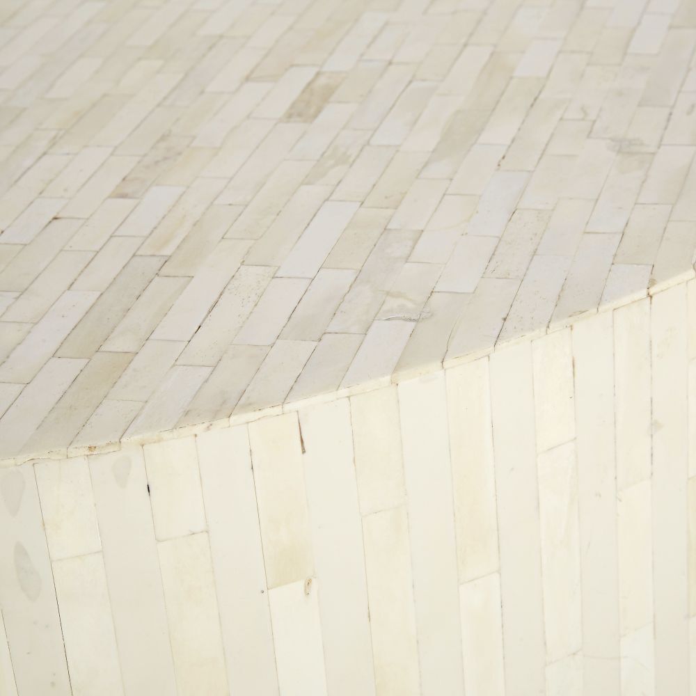 Round coffee table in white and gold – image 2