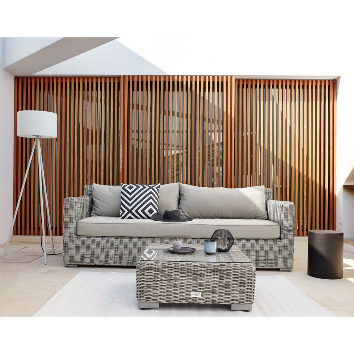 Tempered glass and resin wicker garden coffee table in grey W 77cm Cape Town – image 3