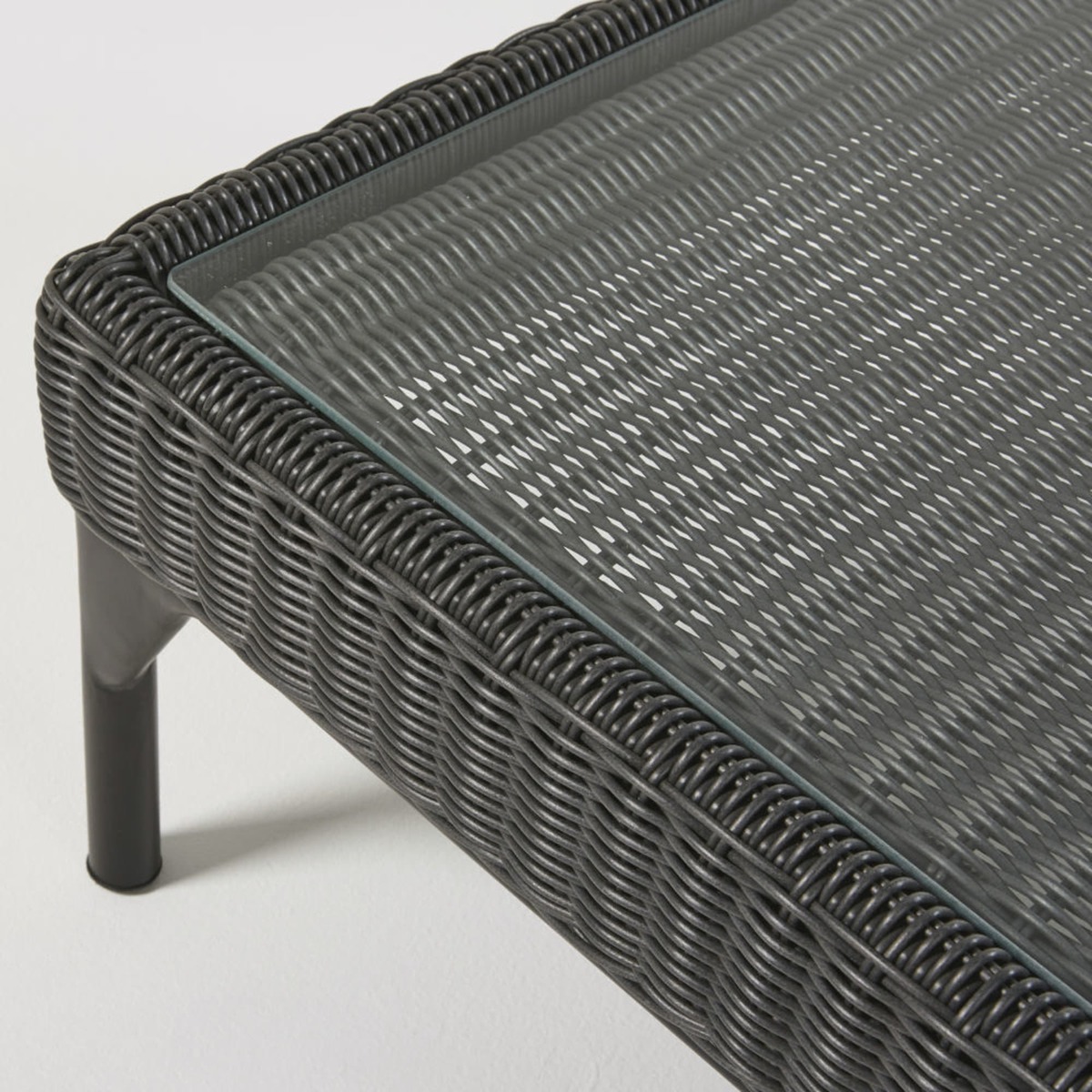 Black Resin Wicker and Glass Garden Coffee Table Hyères – image 3