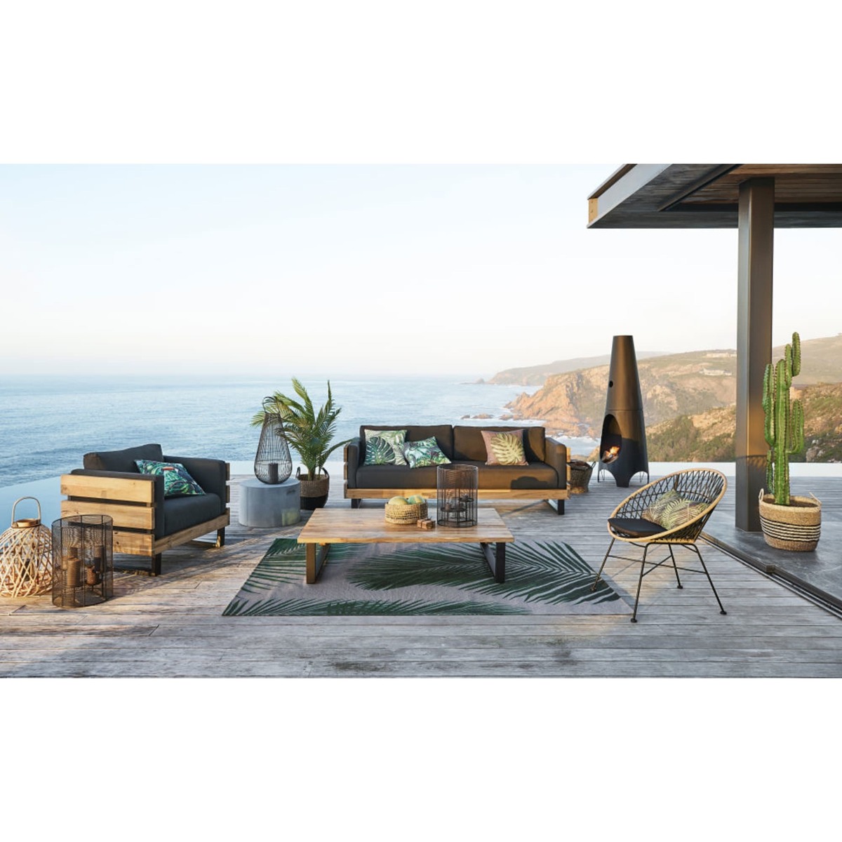 Black Metal and Recycled Solid Teak Garden Coffee Table Agana – image 5