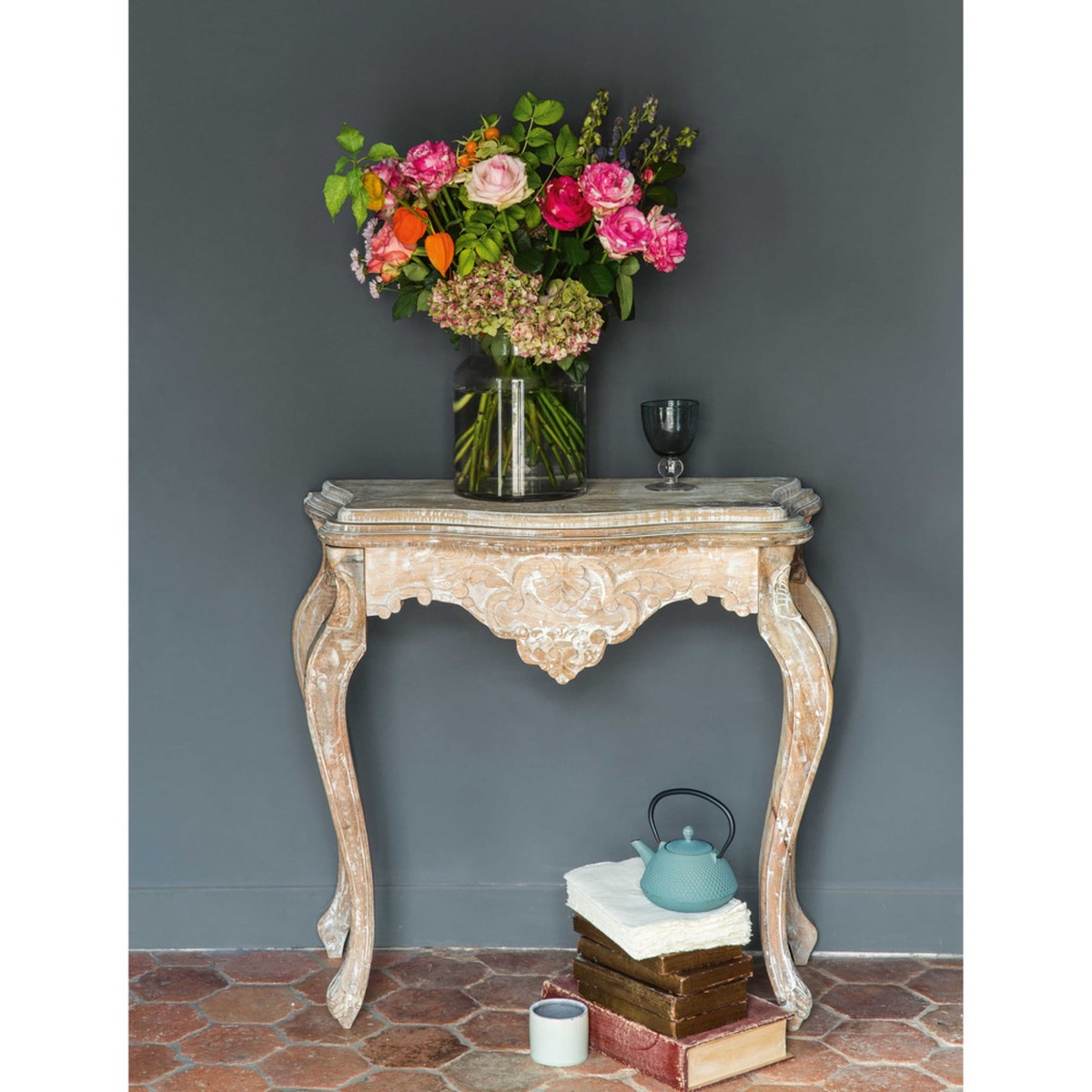 Whitewashed mango wood console table in distressed finish W 86cm Neuilly – image 4