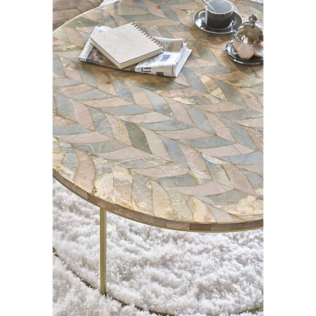 Stone Coffee Table with Chevron Print Preciosa – image 4