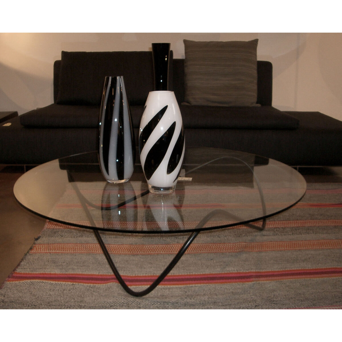 Kaeko Coffee table by Objekto Black/Transparent – image 7