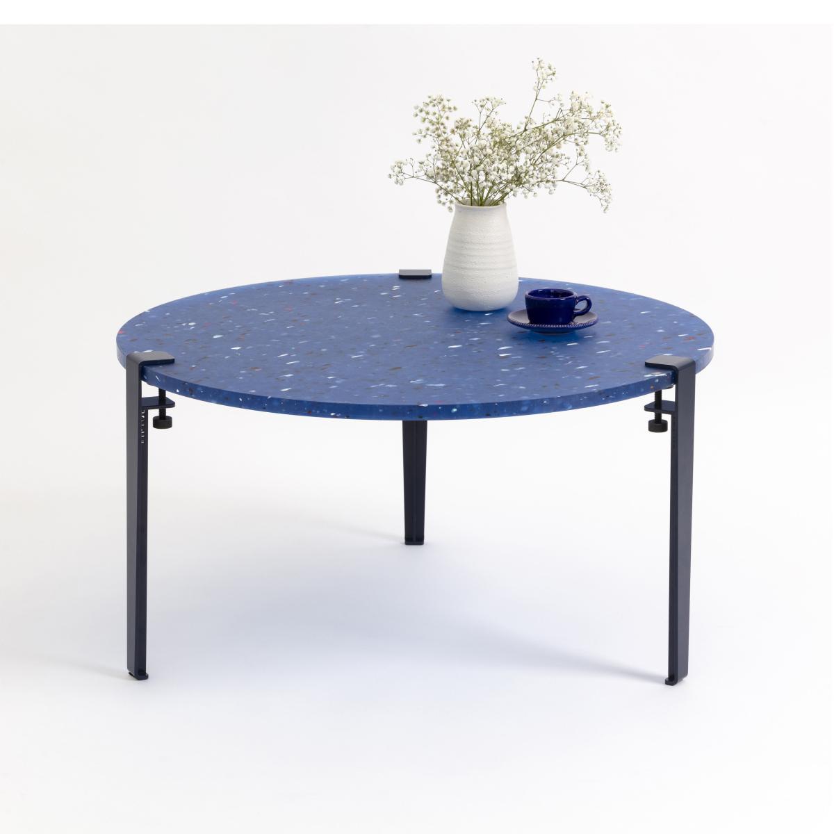 Pacifico Coffee table - / Recycled plastic - Ø 80 x H 43 cm by TIPTOE Blue – image 2
