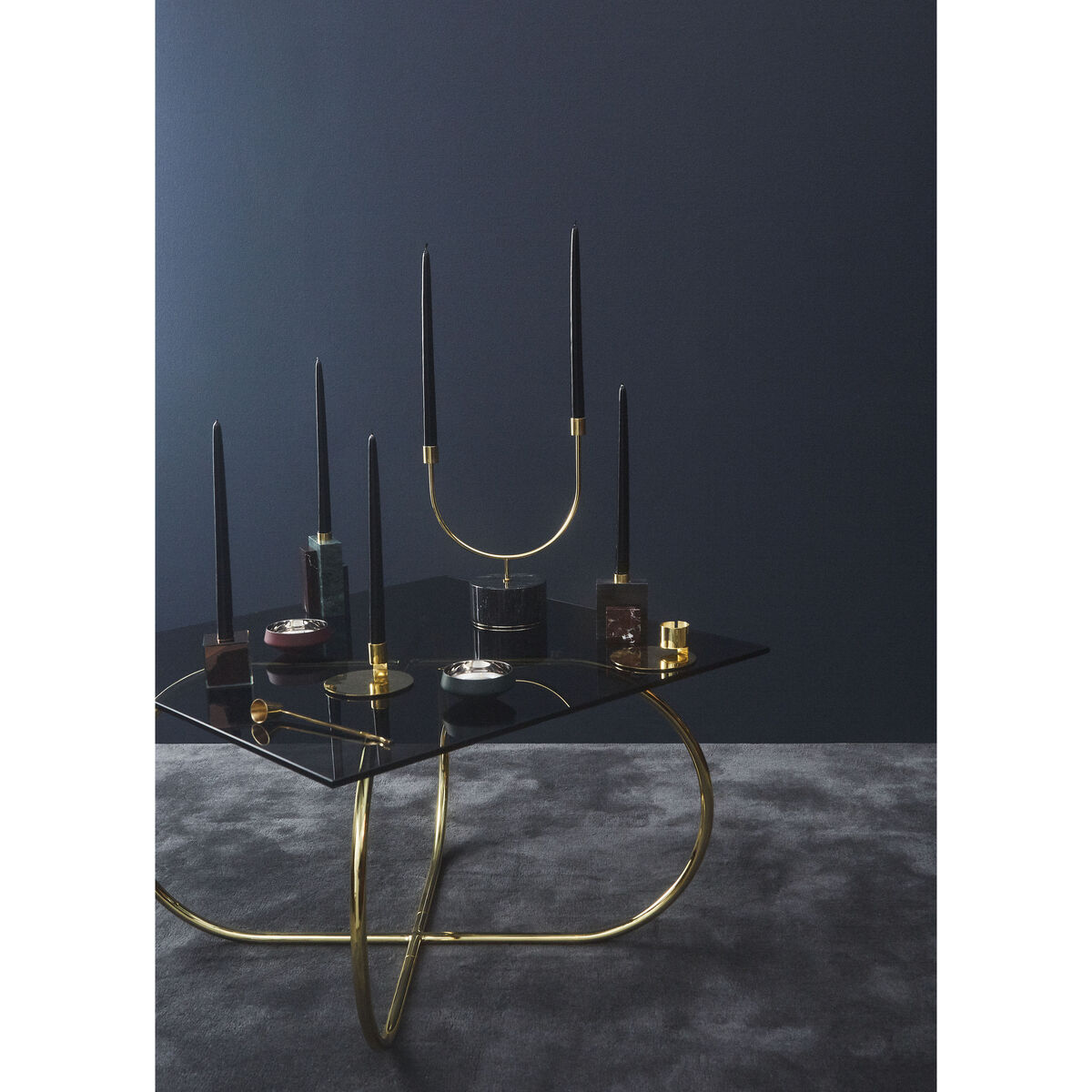 Angui Coffee table - / Glass - 75 x 75 cm by AYTM Black/Gold/Metal – image 3