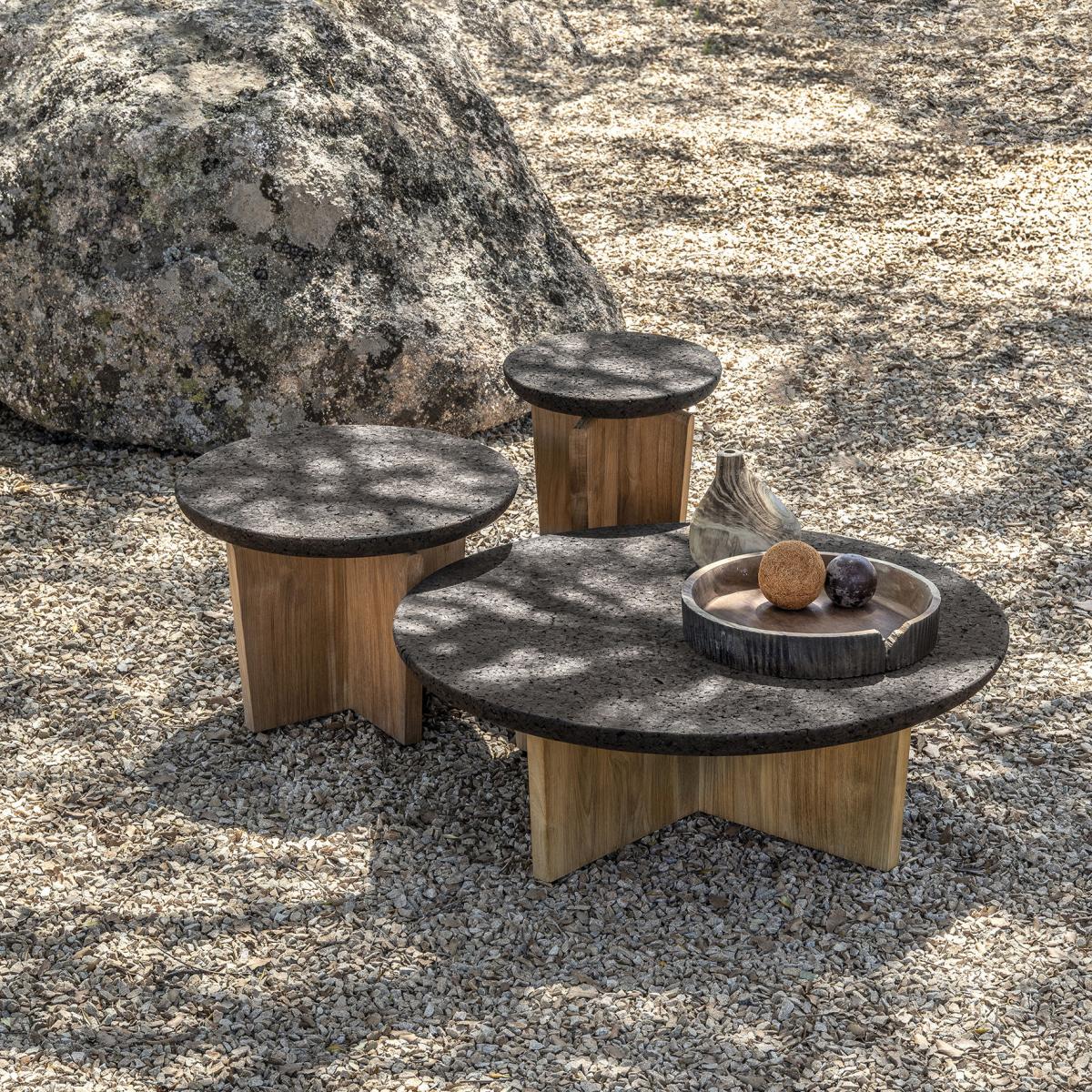 Cross Coffee table cork brown natural wood cork & wood / Ø 60 x H 43 cm - Ethimo – image 3